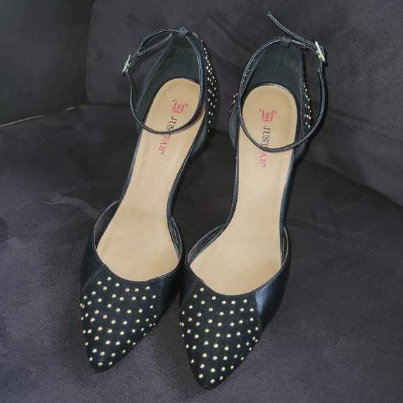 Black shoes with gold studs - Picture 2 of 4